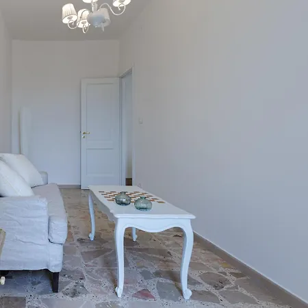 Casa Nonna Manuela By Rentbeat Lägenhet